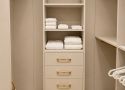 CL-001 Custom Walk-In Closet
