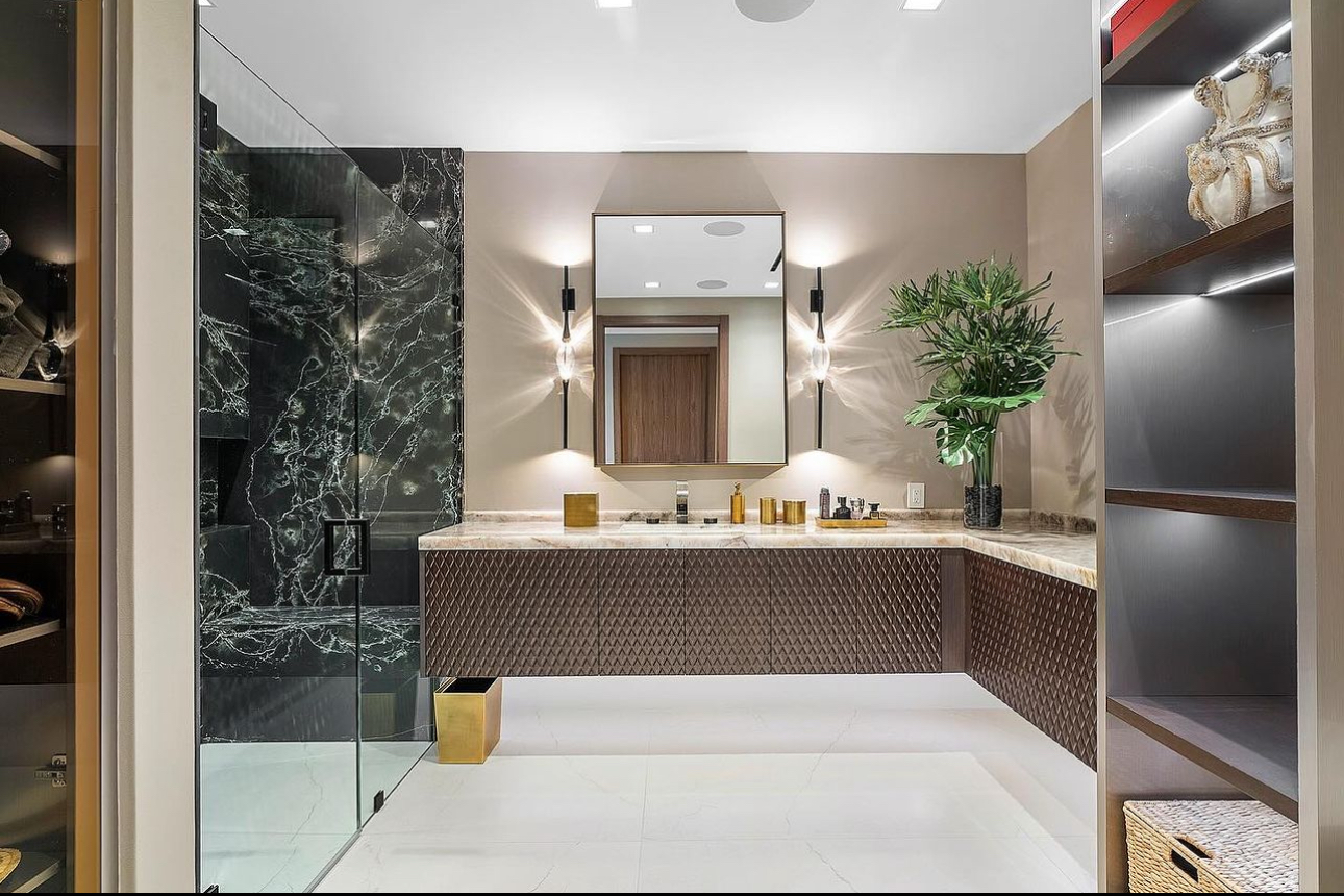 Wood vanity master bath | Sunshine Alliance, Miami