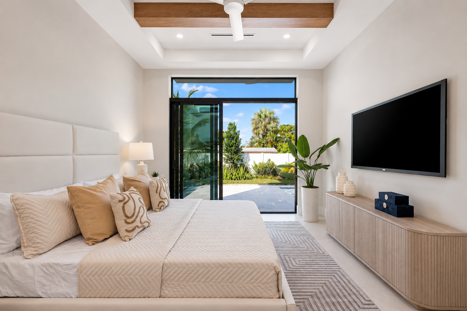 BR-006 Bedroom master Modern minimalist bedroom with garden view