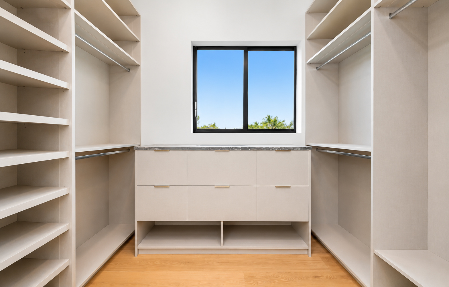 CL-005 Minimalist walk-in closet with natural light