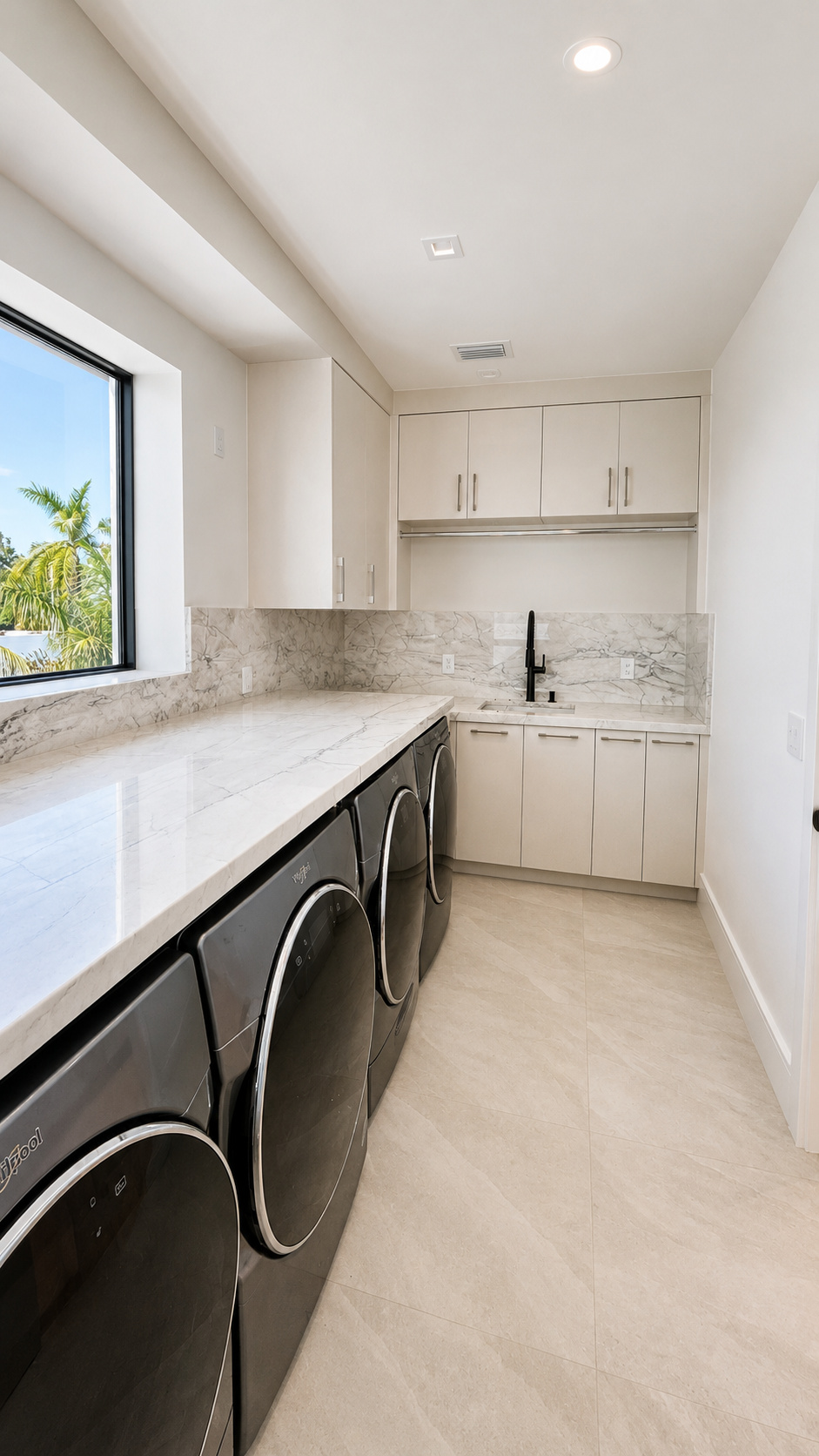 LA-005 Modern minimalist laundry room design