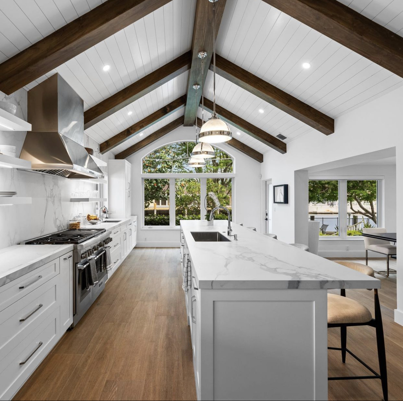 Vaulted-ceiling white kitchen | Sunshine Alliance, Boca Raton FL