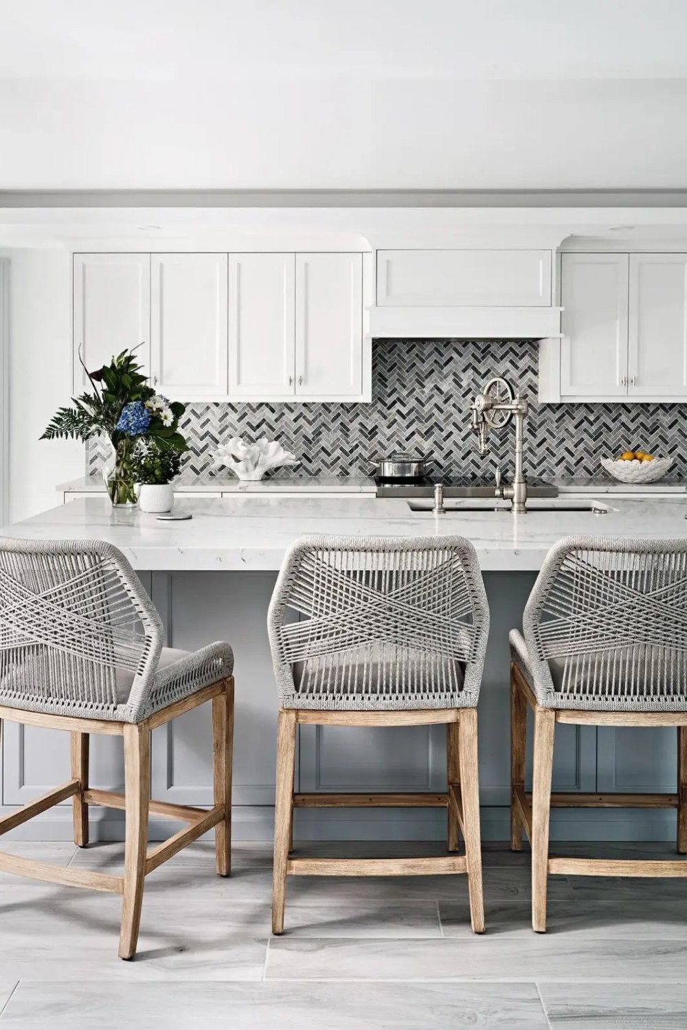 Custom Boca Raton kitchen island by Sunshine Alliance in South Florida